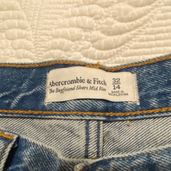 NEW Abercrombie Jean Shorts- Boyfriend Short Mid Rise - Picture 3 of 4